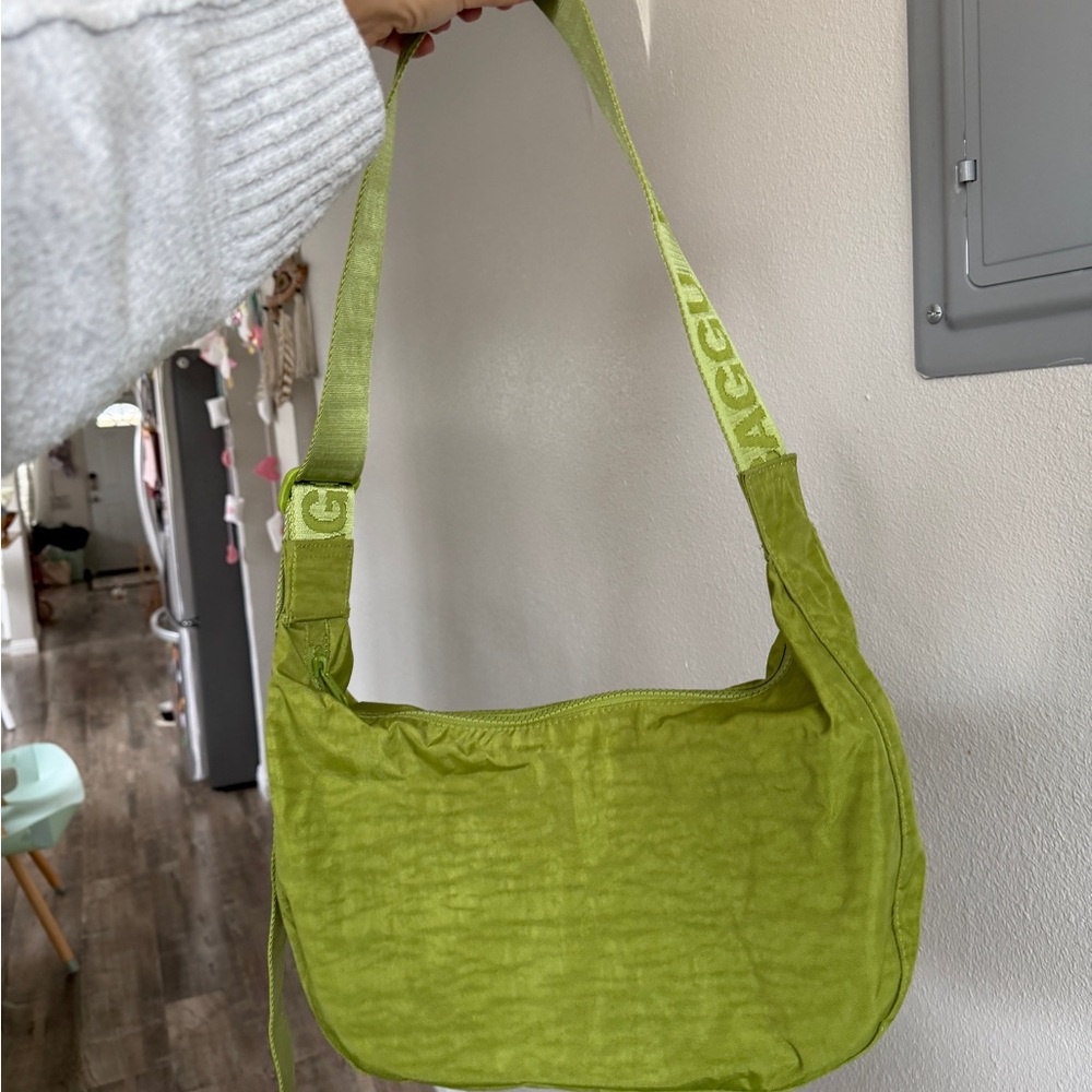 Baggu Medium Nylon Crescent Bag- Green Juice